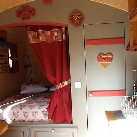 Roulotte Romantique Chauffee En Cevennes Monteils  Εξωτερικό φωτογραφία